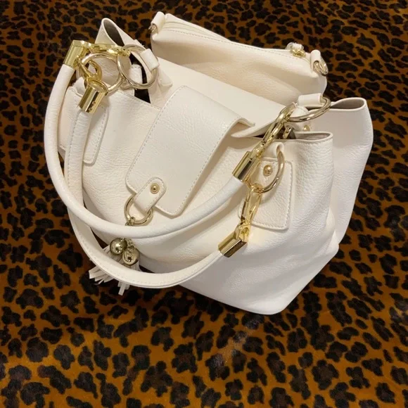 BRAND NEW IVORY LEATHER HANDBAG. - Picture 3 of 11